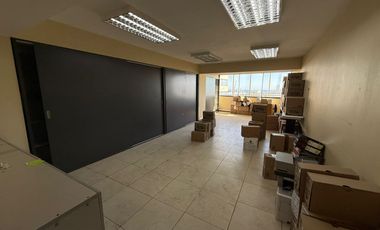 OFICINA MEDIO PISO COMPLETO EN CENTRO DE VALPARAÍSO