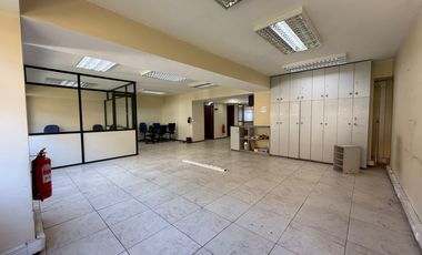 OFICINA MEDIO PISO COMPLETO EN CENTRO DE VALPARAÍSO