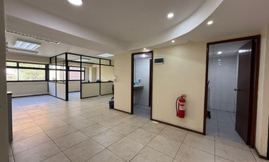 OFICINA MEDIO PISO COMPLETO EN CENTRO DE VALPARAÍSO