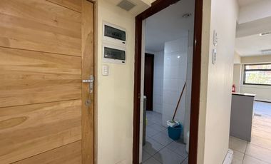 OFICINA MEDIO PISO COMPLETO EN CENTRO DE VALPARAÍSO