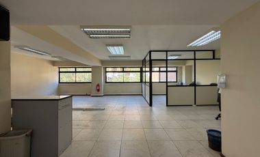 OFICINA MEDIO PISO COMPLETO EN CENTRO DE VALPARAÍSO