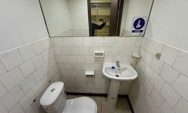 OFICINA CON 2 PRIVADOS 2 BAÑOS EN CENTRO DE VALPARAÍSO