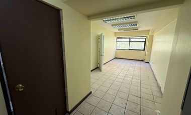 OFICINA CON 2 PRIVADOS 2 BAÑOS EN CENTRO DE VALPARAÍSO