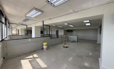 VENTA OFICINA PISO COMPLETO EN CENTRO BANCARIO DE VALPARAÍSO