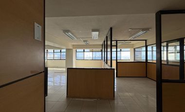 VENTA OFICINA PISO COMPLETO EN CENTRO BANCARIO DE VALPARAÍSO