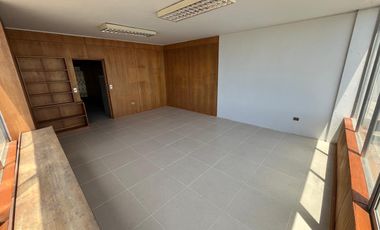 OFICINA CON VISTA AL MAR EN VALPARAÍSO