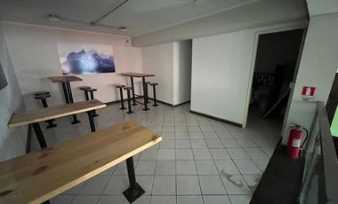 LOCAL COMERCIAL DE 170M2 EN PLAZA SOTOMAYOR, VALPARAÍSO