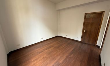 OFICINA DE 2 PRIVADOS CON BAÑO AFUERA EN VALPARAÍSO