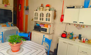 SE VENDE CASA 4D 2B UBICADA EN CERRO BARON VALPARAISO
