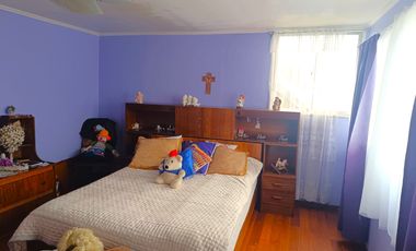 SE VENDE CASA 4D 2B UBICADA EN CERRO BARON VALPARAISO