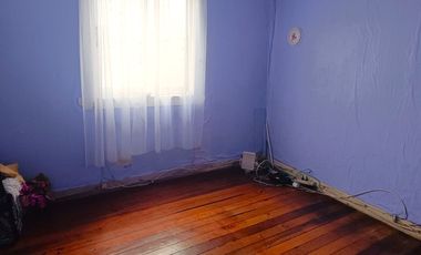 SE VENDE CASA 4D 2B UBICADA EN CERRO BARON VALPARAISO