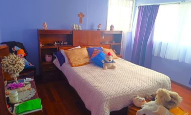 SE VENDE CASA 4D 2B UBICADA EN CERRO BARON VALPARAISO