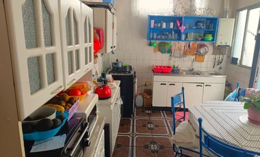 SE VENDE CASA 4D 2B UBICADA EN CERRO BARON VALPARAISO