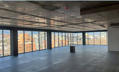 ESTUPENDA OFICINA METRO LOS LEONES 151 M2