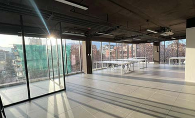 ESTUPENDA OFICINA METRO LOS LEONES 151 M2