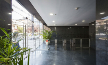 OFICINA 200M2 HABILITADA A PASOS DE METRO PEDRO DE VALDIVIA