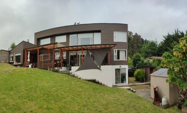 HERMOSA CASA A METROS DE LA PLAYA PELLUCO