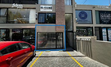 Local comercial en renta sobre Av. Manuel Acuña casi López Mateos