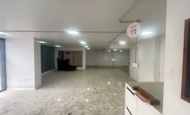 ARRIENDO  Local Comercial de 122,10 m2, Vicuña Mackenna, Ñuñoa