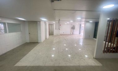 ARRIENDO  Local Comercial de 122,10 m2, Vicuña Mackenna, Ñuñoa
