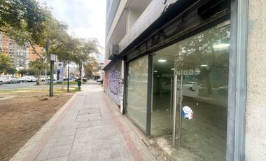 ARRIENDO  Local Comercial de 122,10 m2, Vicuña Mackenna, Ñuñoa