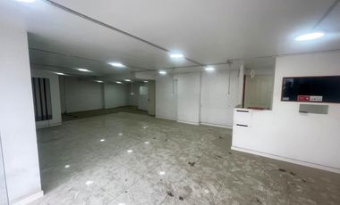 ARRIENDO  Local Comercial de 122,10 m2, Vicuña Mackenna, Ñuñoa