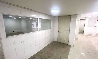 ARRIENDO  Local Comercial de 122,10 m2, Vicuña Mackenna, Ñuñoa
