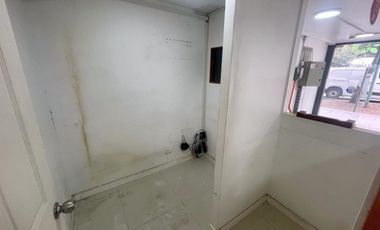ARRIENDO  Local Comercial de 122,10 m2, Vicuña Mackenna, Ñuñoa