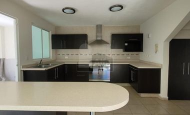 Casa en condominio en renta en Palma Real, Metepec, México