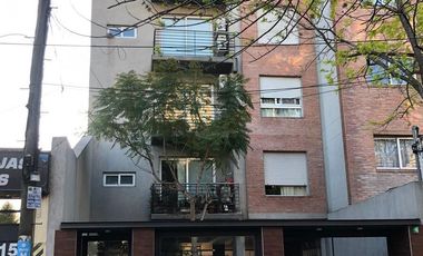 Departamento de un ambiente en alquiler - Moron, con cochera