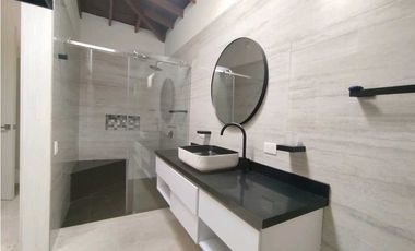 Arriendo hermosa casa campestre Envigado sector Antillas