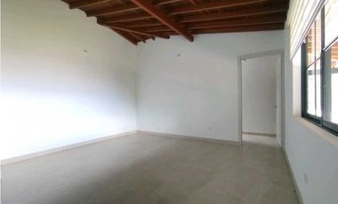 Arriendo hermosa casa campestre Envigado sector Antillas