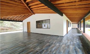 Arriendo hermosa casa campestre Envigado sector Antillas