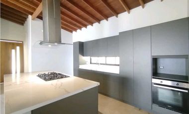 Arriendo hermosa casa campestre Envigado sector Antillas