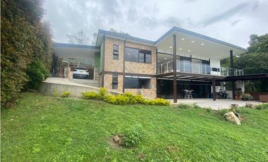Venta de casa campestre en el Carmen de Viboral