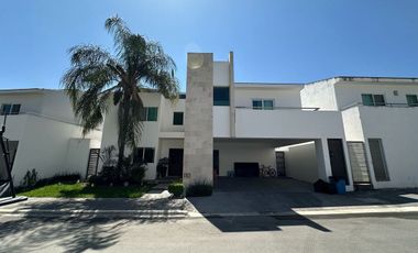 VENTA DE CASA EN AUREA ZONA SIERRA ALTA AL SUR DE MONTERREY