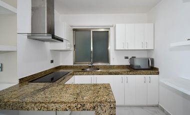 EDIFICIO DE DEPARTAMENTOS EN EL CENTRO DE PLAYA DEL CARMEN