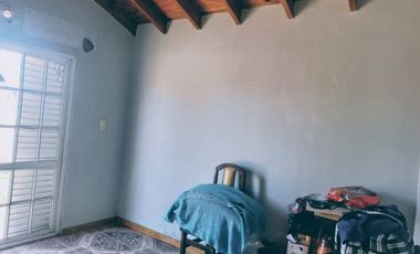 VENTA CASA 5 AMBIENTES  LIBERTAD MERLO  PERMUTA
