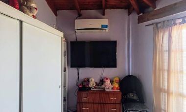 VENTA CASA 5 AMBIENTES  LIBERTAD MERLO  PERMUTA