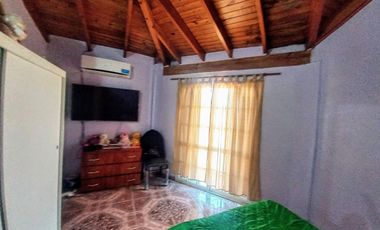VENTA CASA 5 AMBIENTES  LIBERTAD MERLO  PERMUTA