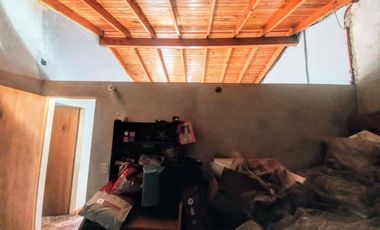 VENTA CASA 5 AMBIENTES  LIBERTAD MERLO  PERMUTA