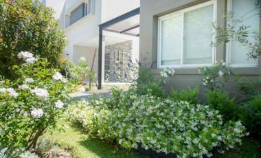 VENTA HERMOSA CASA EN TIPAS NORDELTA LOTE INTERNO