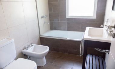 VENTA HERMOSA CASA EN TIPAS NORDELTA LOTE INTERNO
