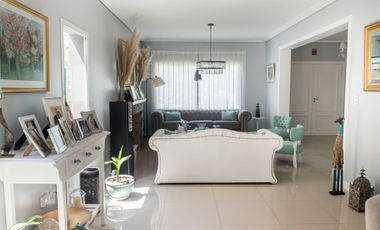 VENTA HERMOSA CASA EN TIPAS NORDELTA LOTE INTERNO