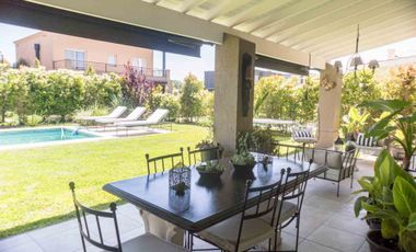 VENTA HERMOSA CASA EN TIPAS NORDELTA LOTE INTERNO