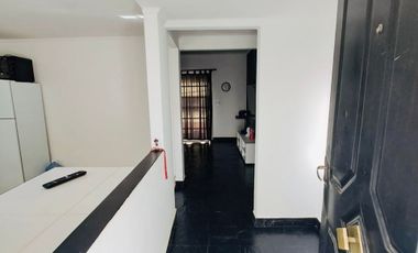 CASA EN LOTE PROPIO CON GRAN JARDÍN (A RECICLAR)
