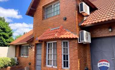 CASA 4 AMBIENTES EN VENTA  MONTE GRANDE C PARQUE
