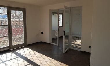 CASA /USO  COMERCIAL /HABITACIONAL GENEROSOS ESPACIOS