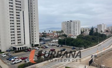 MARINA OCEANO AÑO CORRIDO CERCA DEL MAR