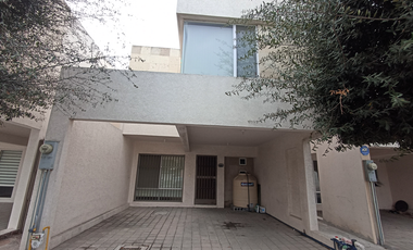 Casa en Venta en Dream Lagoons, Apodaca | 3 Recámaras, Frente a la Alberca